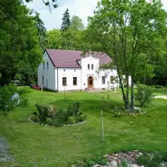 Stary dworek na sprzedaż - unikalne oferty i historie z Polski