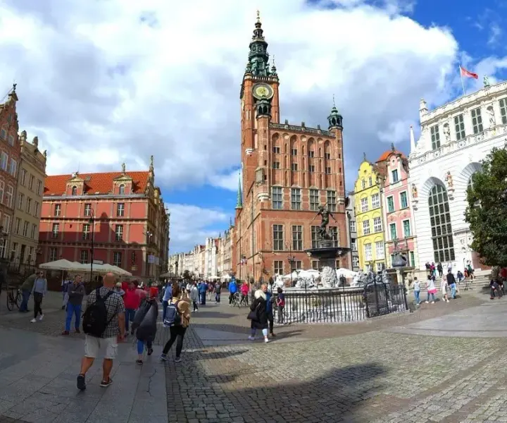Gdańsk Stare Miasto ile do morza? Odkryj bliskość plaż i atrakcji